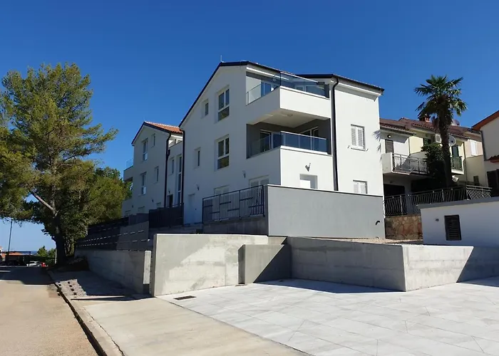 Novo Naselje * 波雷奇